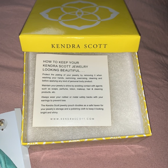 Kendra Scott Earrings - Picture 6 of 6